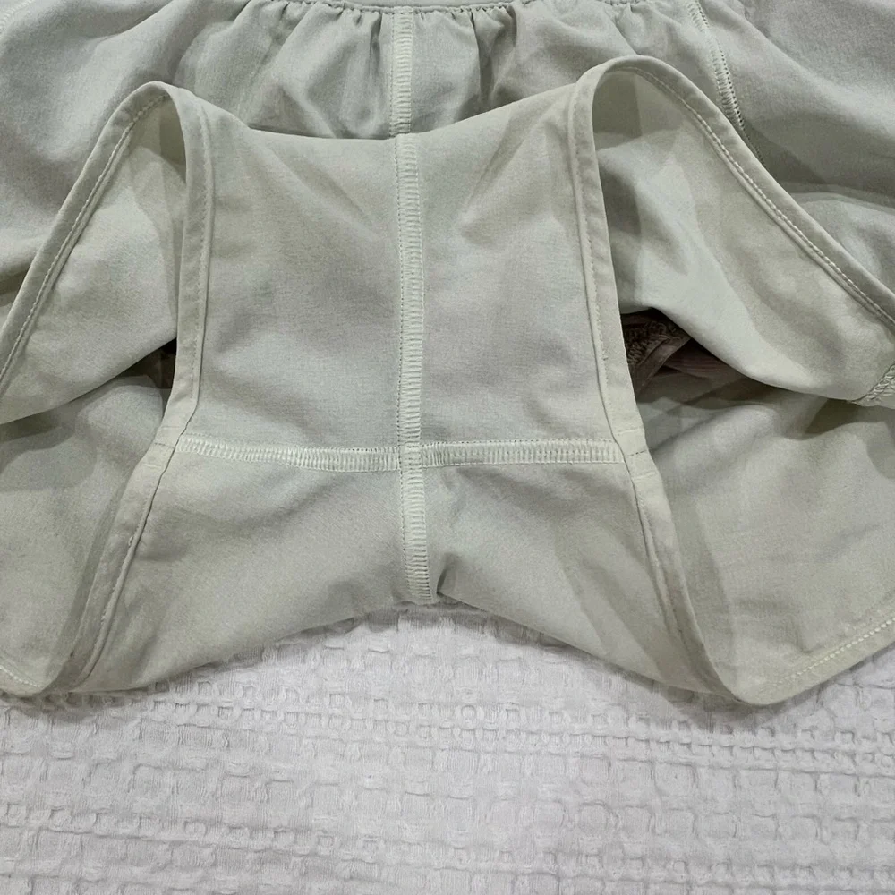 Lululemon Hotty Hots 2.5in, low rise, Elixir - Picture 3 of 7